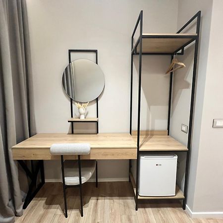 Enzo Rooms & Apartment Blloku Tirana Kültér fotó