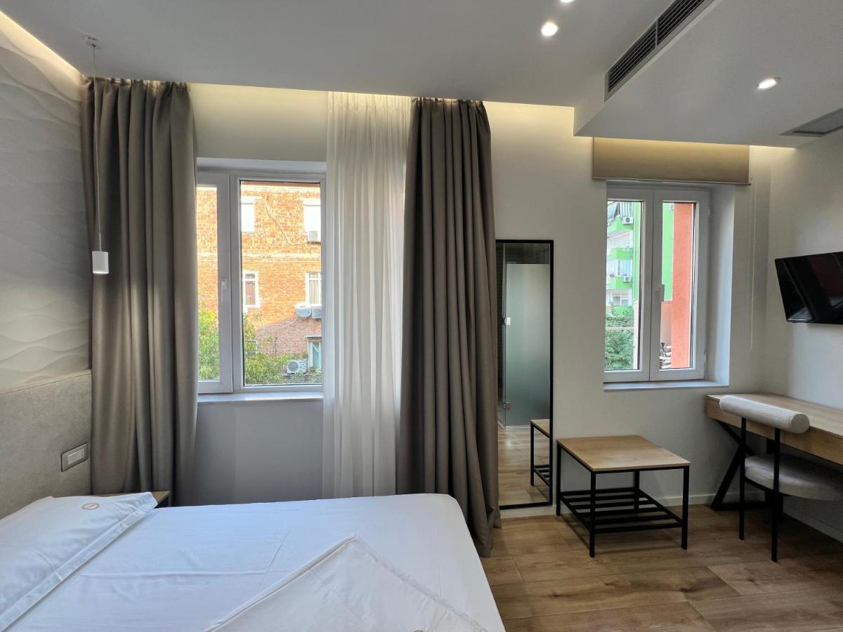 Enzo Rooms & Apartment Blloku Tirana Kültér fotó