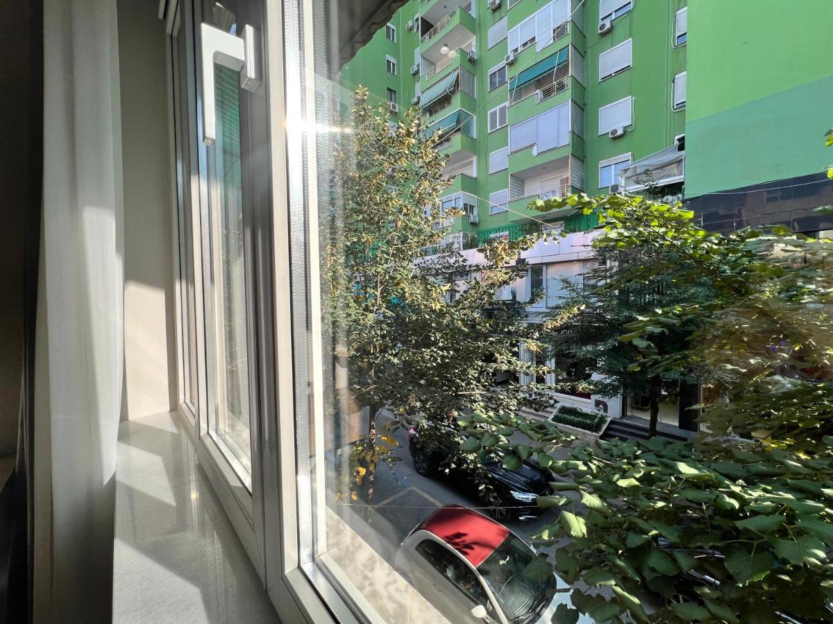 Enzo Rooms & Apartment Blloku Tirana Kültér fotó