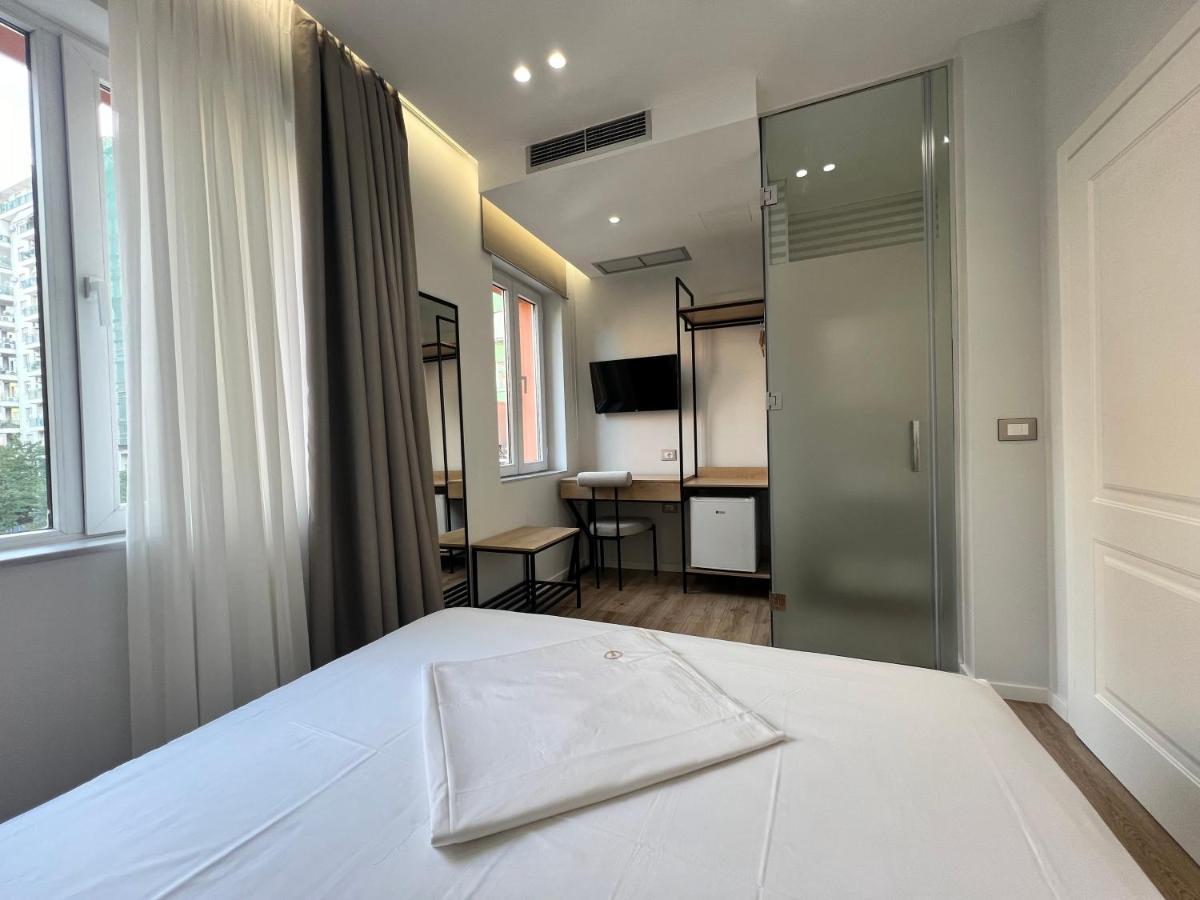 Enzo Rooms & Apartment Blloku Tirana Kültér fotó