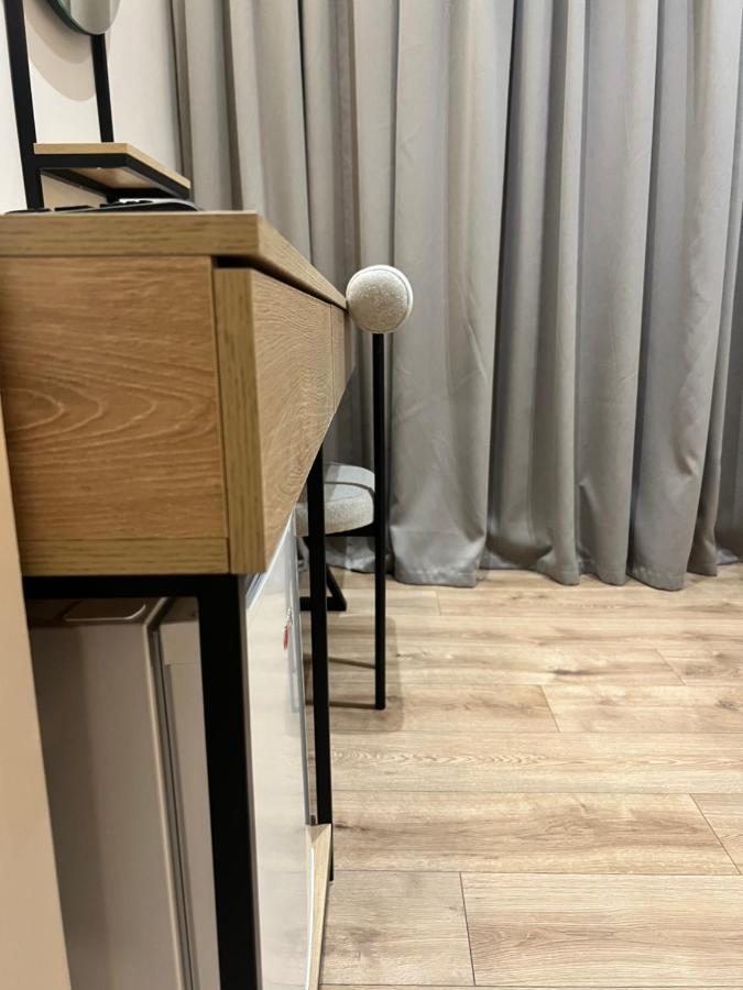 Enzo Rooms & Apartment Blloku Tirana Kültér fotó
