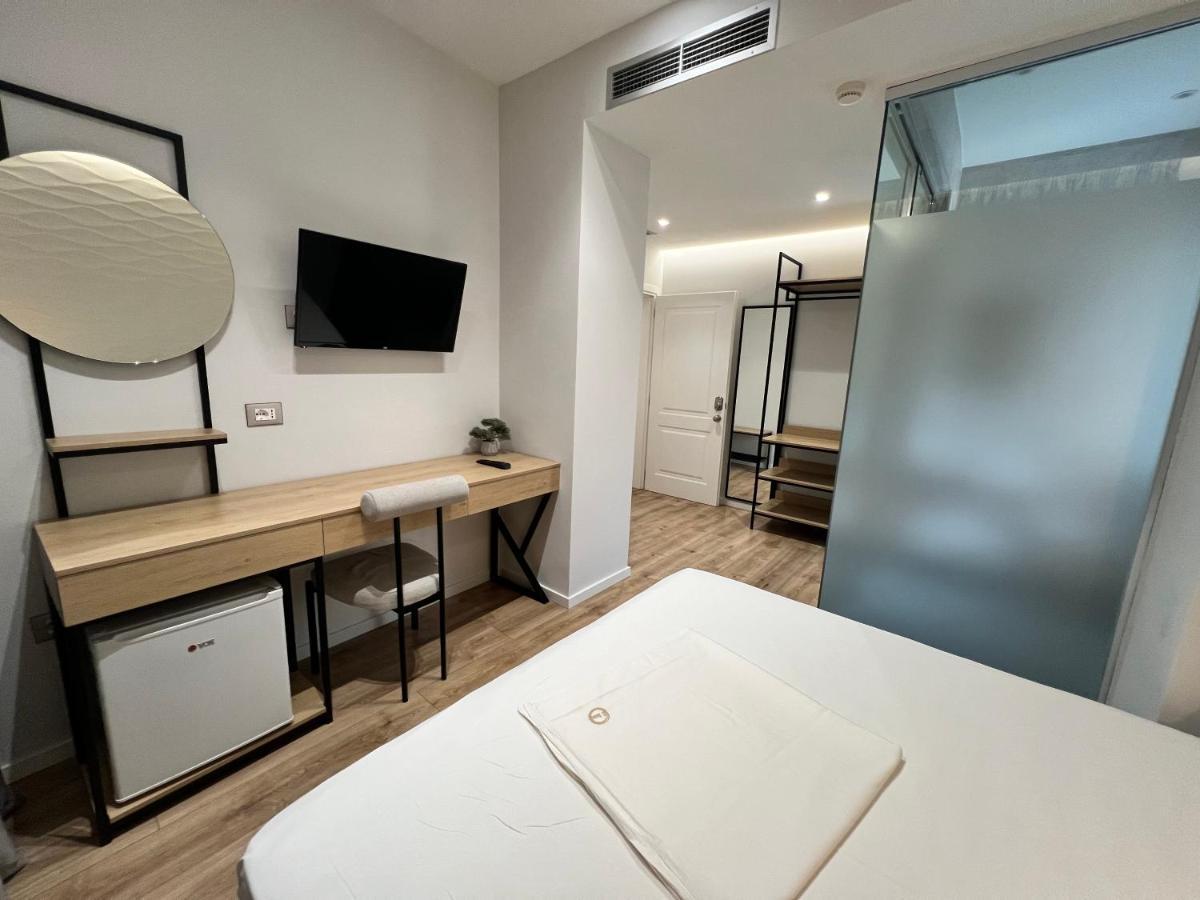 Enzo Rooms & Apartment Blloku Tirana Kültér fotó