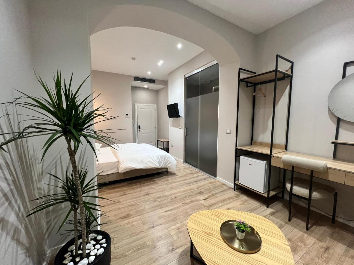 Enzo Rooms & Apartment Blloku Tirana Kültér fotó