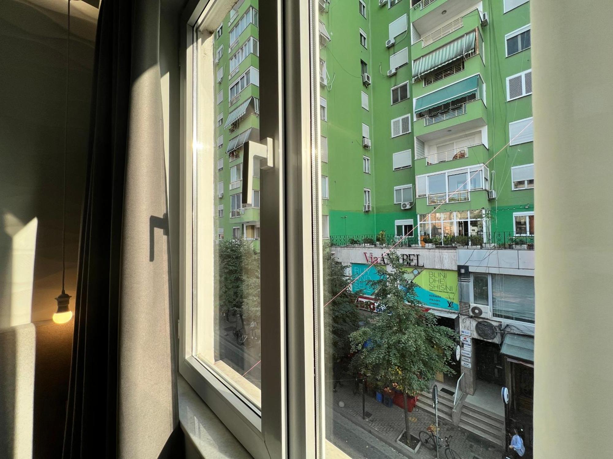 Enzo Rooms & Apartment Blloku Tirana Kültér fotó